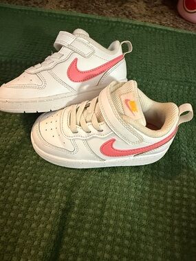 Toddler 8C Nikes
